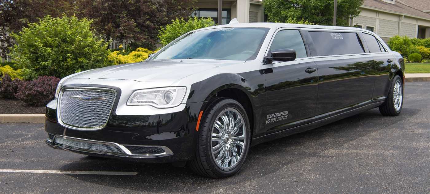 <div class='strokeme' font size='14'>
    Chrysler 300 'Executive' Limousine Seating 2 Up To 6 Passengers
</font></div>
